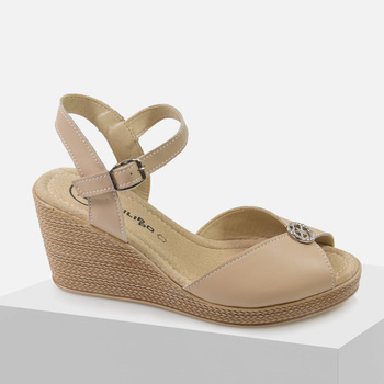 Sandały damskie FILIPPO DS6026 Skórzane beżowe na lekkiej koturnie