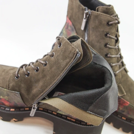 Artiker 59C0250 Botki damskie skórzane zamszowe khaki w kwiaty