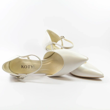 Kotyl 5439 białe perłowe czółenka damskie skórzane