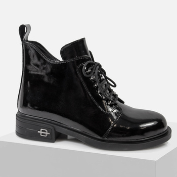 Botki damskie FILIPPO Czarne trzewiki skórzane lakierowane ocieplane 6318