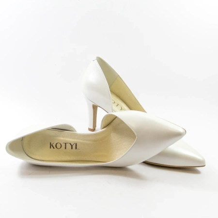 Kotyl 3787 Białe perłowe czółenka damskie skórzane ślubne na szpilce