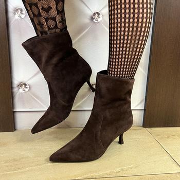 Botki damskie D&A Brązowe skórzane zamszowe wsuwane Szpilki CR52-660