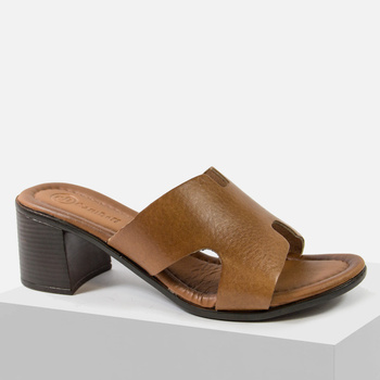 Klapki damskie CAMBELL 64300 Skórzane brązowe na 6cm obcasie klocku