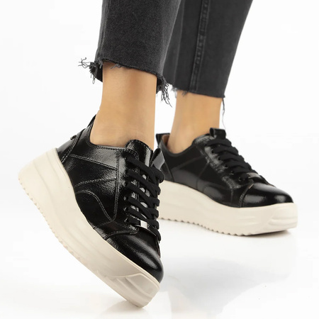 Sneakersy damskie FILIPPO Czarne lakier skórzane półbuty na platformie 6795