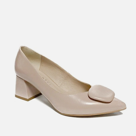 Kotyl 5417 czółenka damskie beżowe skórzane wygodne 6 cm