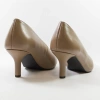 Marco Tozzi 22414 Czółenka damskie skórzane cappuccino na obcasie 7 cm brązowe