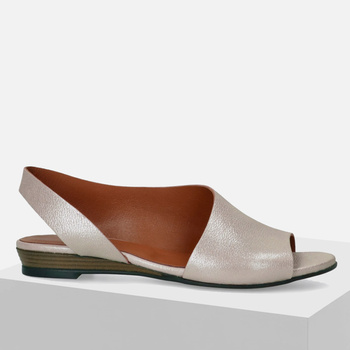 Sandały damskie BOCCATO Skórzane srebrne na płaskim obcasie 167.590