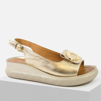 Sandały damskie SOKOLSKI 135 Złote skórzane na koturnie i platformie