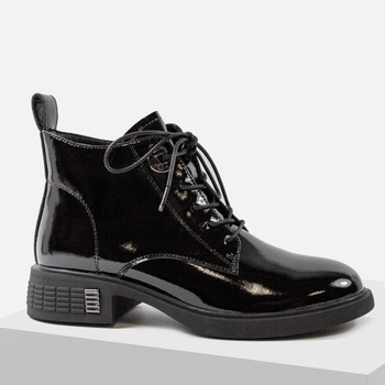 Botki damskie D&A Czarne skórzane lakierowane trzewiki na jesień 52-117