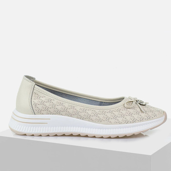 Baleriny damskie FILIPPO DP6718 Półbuty Skórzane Beżowe ażurowe wsuwane