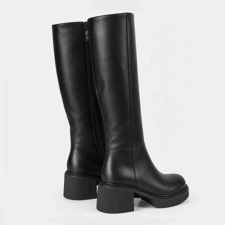 D&A MR62-9051 Czarne kozaki damskie skórzane ocieplane na słupku