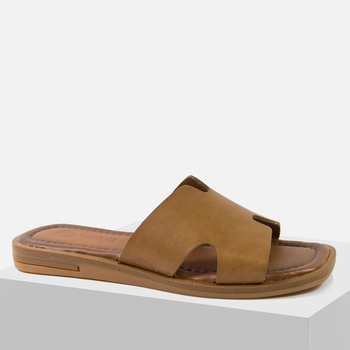 Klapki damskie CAMBELL 64013 Skórzane brązowe na płaskim obcasie