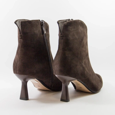 Cambell 98340 Brązowe zamszowe botki damskie na obcasie 7 cm
