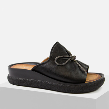 Klapki damskie SOKOLSKI 154 Skórzane czarne na koturnie i platformie