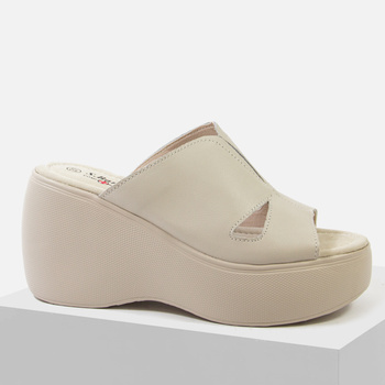 Klapki damskie S.BARSKI Skórzane Beżowe Na koturnie i platformie LR51-541