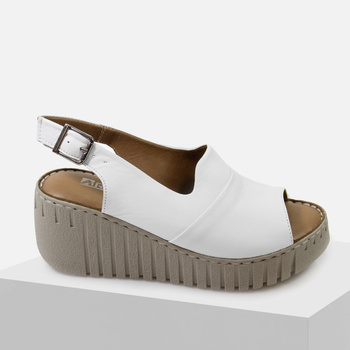 Sandały damskie ARTIKER Skórzane białe na koturnie 54C0786