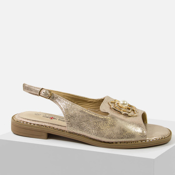 Sandały damskie S.BARSKI Złote na płaskim obcasie z ozdobą 057