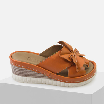 Klapki damskie ARTIKER Skórzane pomarańczowe na koturnie 52C0505