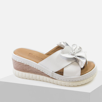 Klapki damskie ARTIKER Skórzane białe na koturnie 54C0538