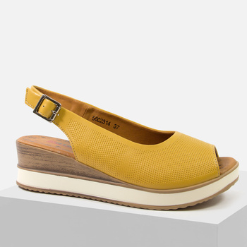 Sandały damskie ARTIKER 56C2316 Skórzane Żółte Na koturnie Ażurowe Lekkie